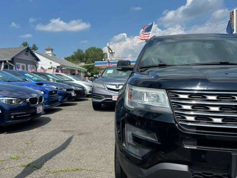 Used 2016 Ford Explorer Limited AWD/4WD image 2