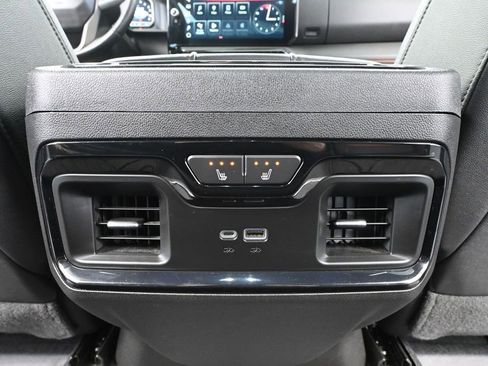 Used 2022 GMC Sierra 1500 AT4 w/ AT4 Premium Package AWD/4WD image 48