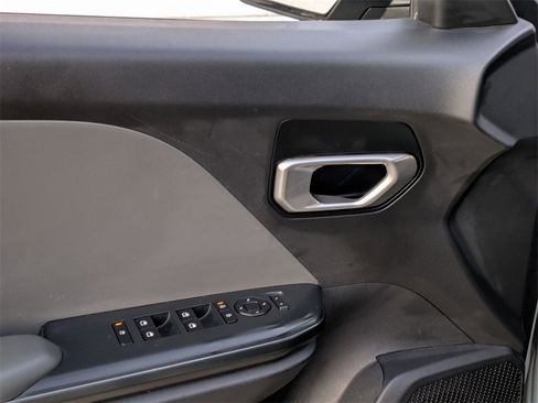 Used 2025 Kia K4 LXS image 13