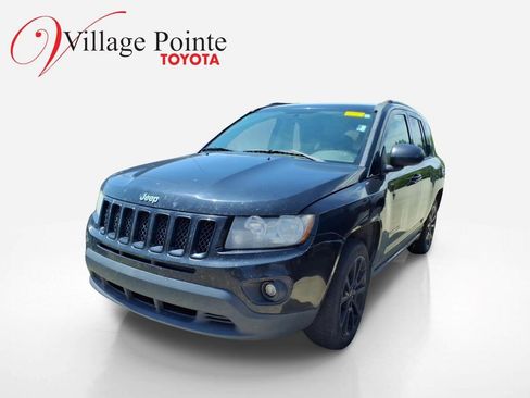 Used 2013 Jeep Compass Latitude FWD image 1