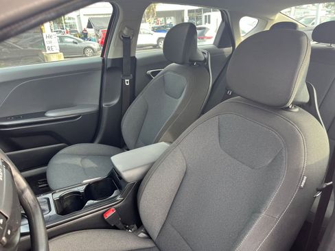 Used 2025 Kia K4 LXS image 28