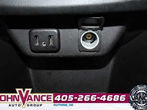 Used 2023 Chevrolet Traverse LS image 33
