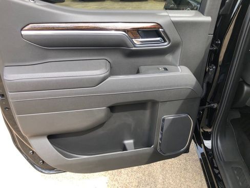 New 2025 GMC Sierra 1500 Elevation image 34