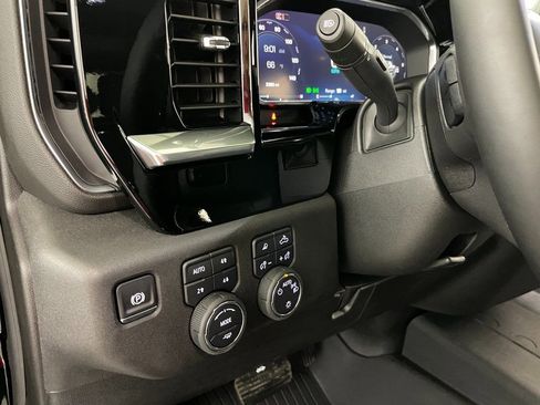 Certified 2026 Chevrolet Silverado 1500 LT image 29