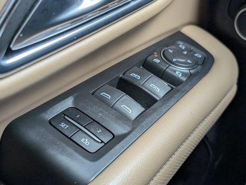 Used 2021 Chevrolet Suburban Premier image 25