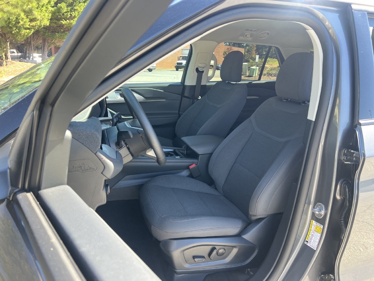 New 2026 Ford Explorer Active RWD image 14