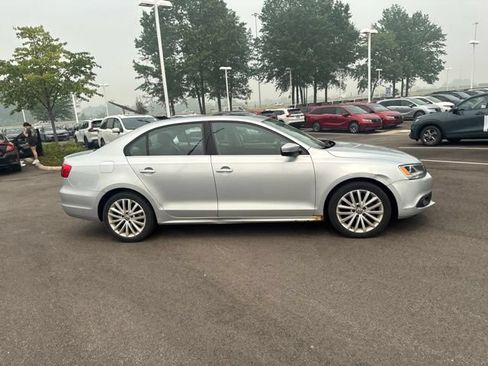 Used 2014 Volkswagen Jetta SEL FWD image 4