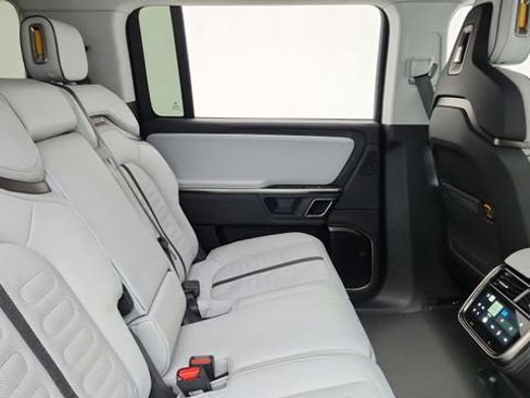 Used 2024 Rivian R1S Adventure image 47