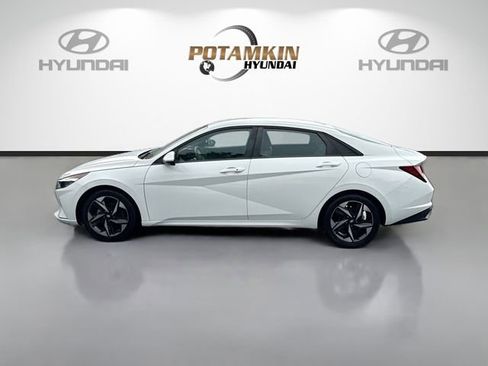 Certified 2023 Hyundai Elantra SEL w/ Convenience Package FWD image 8