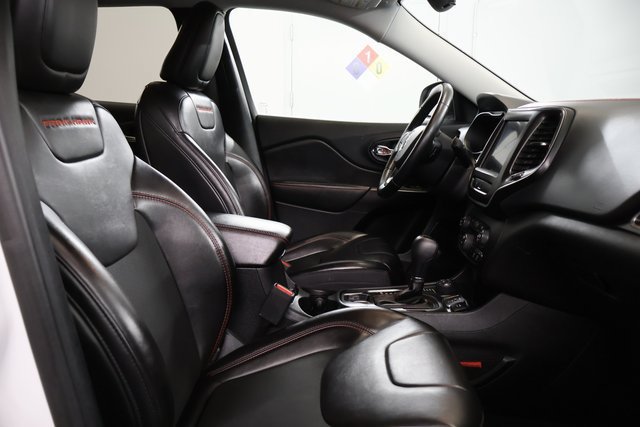 Used 2020 Jeep Cherokee Trailhawk w/ Cold Weather Group AWD/4WD image 28