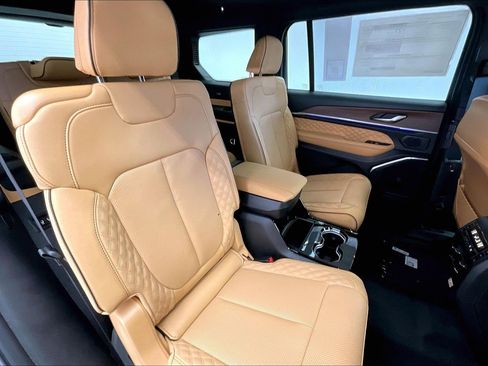 New 2025 Jeep Grand Cherokee L Summit image 10