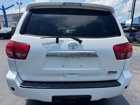Used 2016 Toyota Sequoia Platinum AWD/4WD image 4