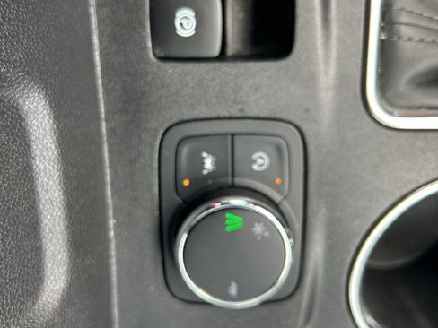 Used 2023 Chevrolet Traverse High Country w/ LPO, 'HIT The Road' Package FWD image 13