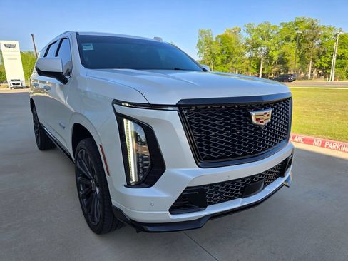 Used 2025 Cadillac Escalade V w/ LPO, Floor Liner Package AWD/4WD image 10