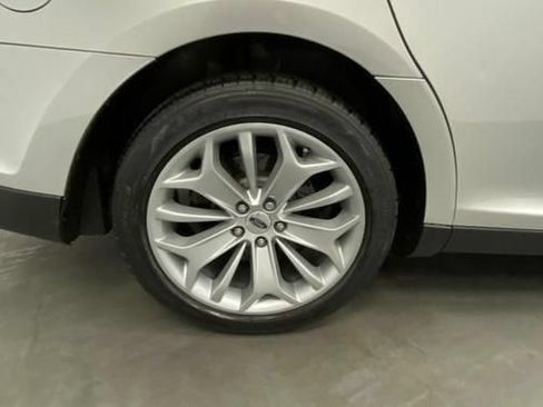 Used 2019 Ford Taurus Limited FWD image 18