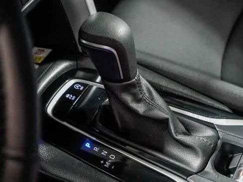 Certified 2022 Toyota Corolla Cross LE image 20