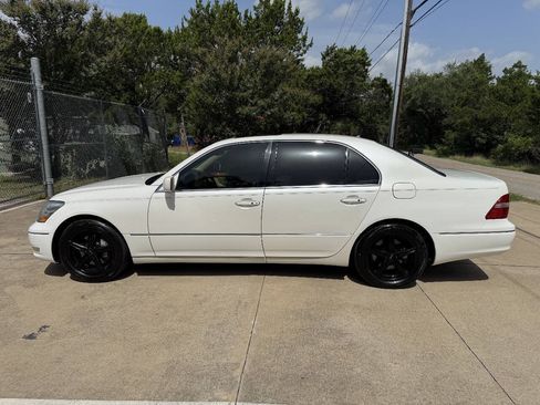 Used 2004 Lexus LS 430 RWD image 11
