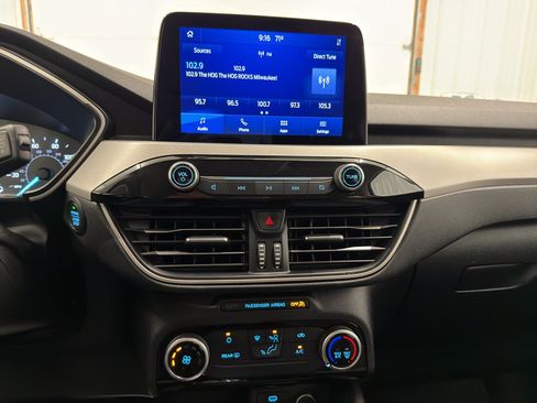 Used 2021 Ford Escape SE FWD image 36