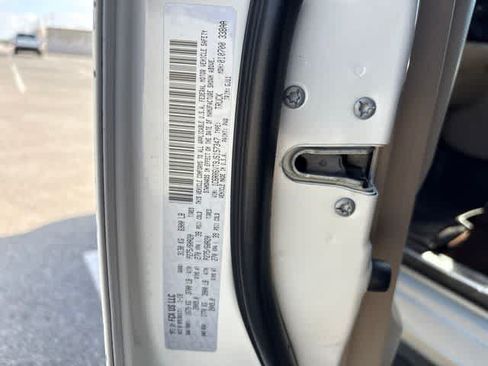 Used 2018 RAM 1500 Laramie RWD image 23