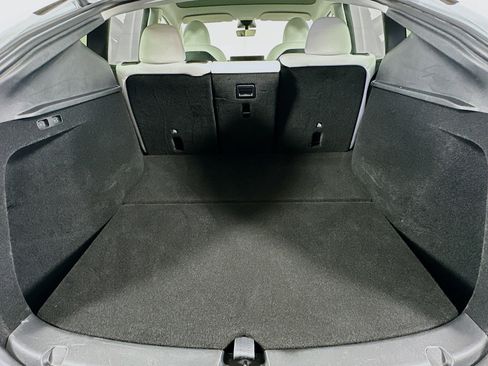 Used 2023 Tesla Model Y Long Range AWD/4WD image 26