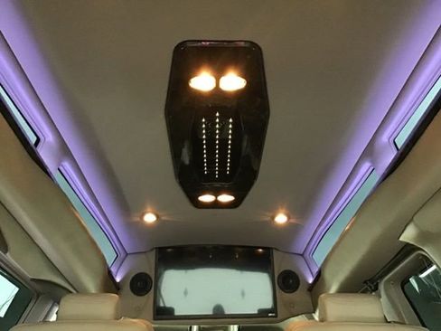 Used 2023 Chevrolet Express 2500 image 10