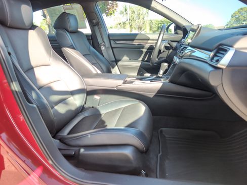 Used 2018 Honda Accord Sport image 31
