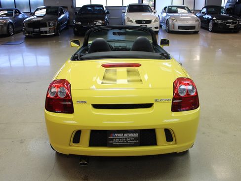Used 2004 Toyota MR2 image 20