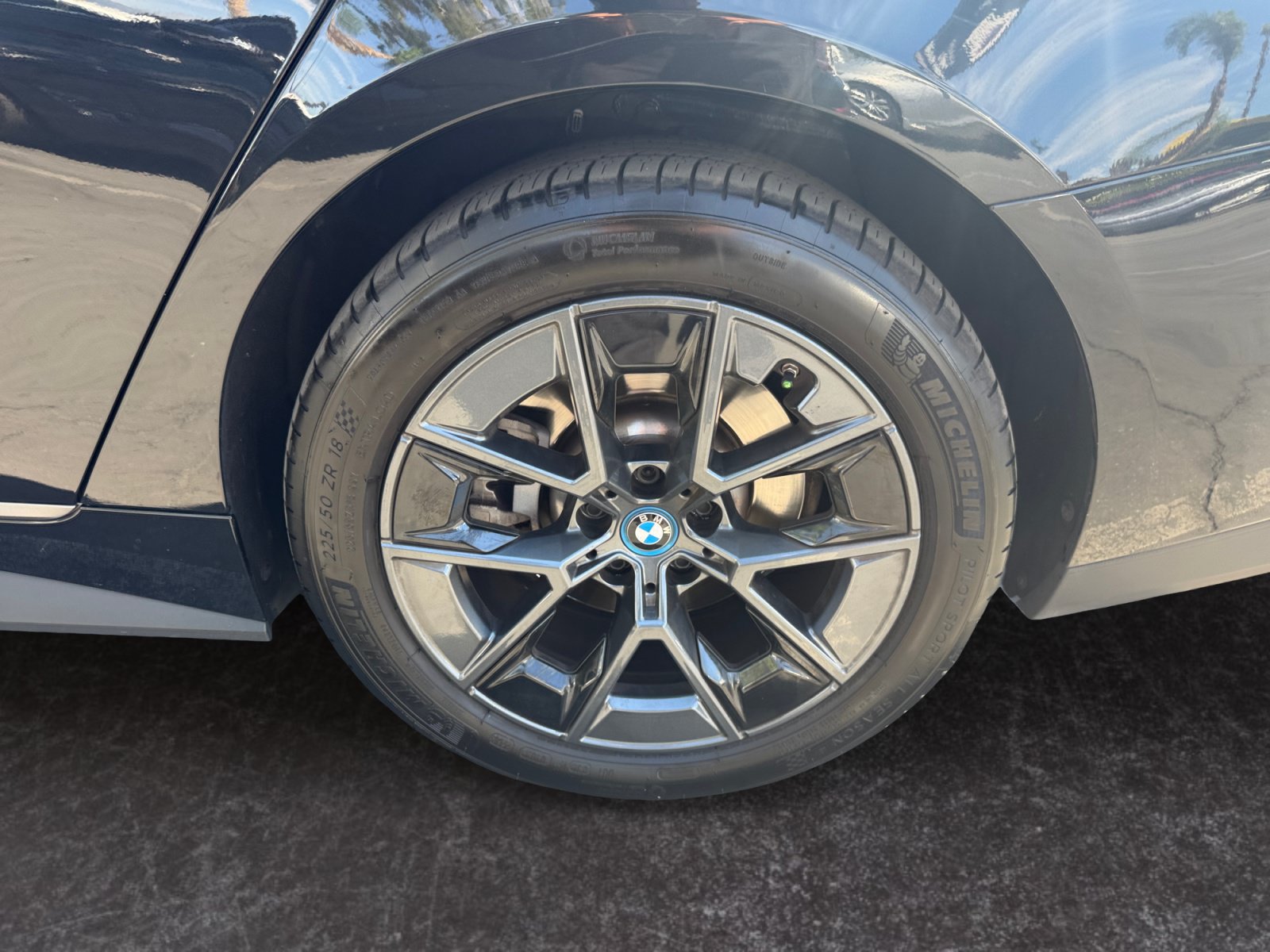 Used 2023 BMW i4 eDrive35 RWD image 14