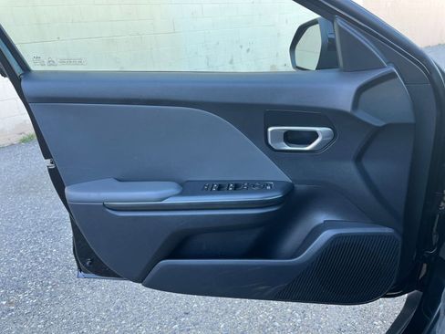 Used 2025 Kia K4 LXS image 18