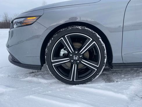 Used 2025 Honda Accord Sport image 9