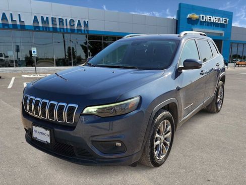 Used 2021 Jeep Cherokee Latitude Plus FWD image 1