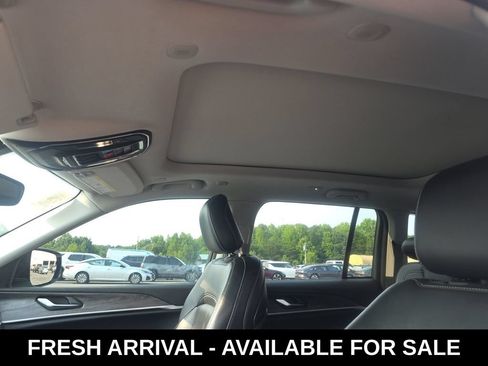 Used 2023 Jeep Grand Cherokee Limited AWD/4WD image 13