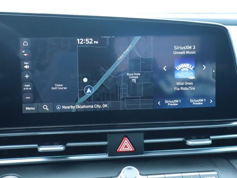 New 2025 Hyundai Elantra Limited image 14