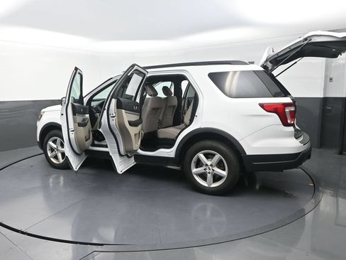 Used 2018 Ford Explorer 4WD w/ Class II Trailer Tow Package image 35