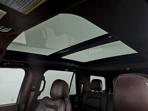 Used 2020 Lincoln Navigator Black Label w/ Cargo Convenience Package image 17