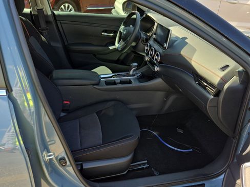 Used 2025 Nissan Sentra SR image 13