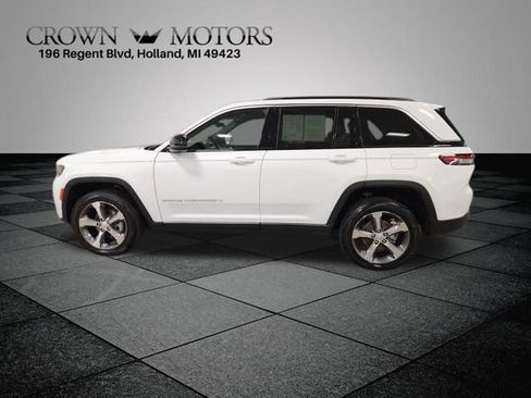 Used 2026 Jeep Grand Cherokee Limited w/ Luxury Tech Group II AWD/4WD image 6