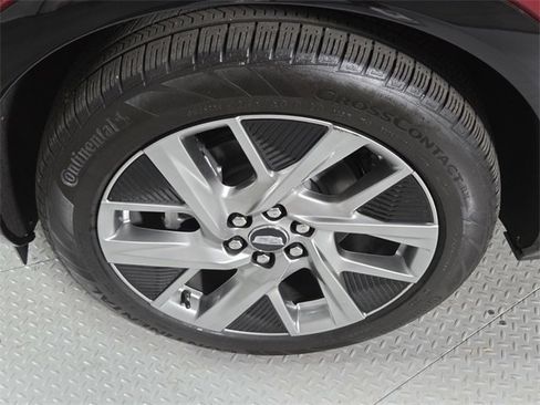 Certified 2025 Cadillac Optiq Luxury 2 image 9