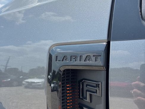 Used 2022 Ford F250 Lariat w/ Black Appearance Package AWD/4WD image 5