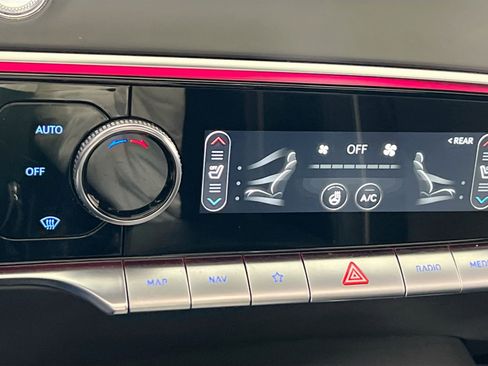 Used 2024 Genesis GV70 3.5T Sport image 19