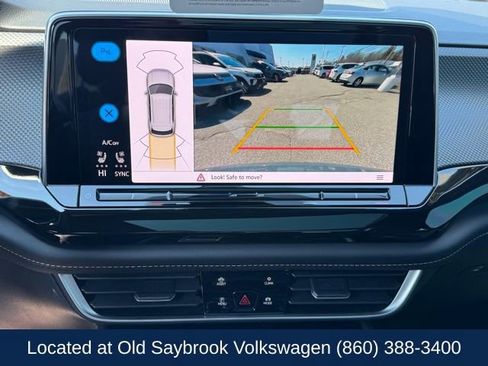 Certified 2025 Volkswagen Atlas Cross Sport SEL R-Line AWD/4WD image 40