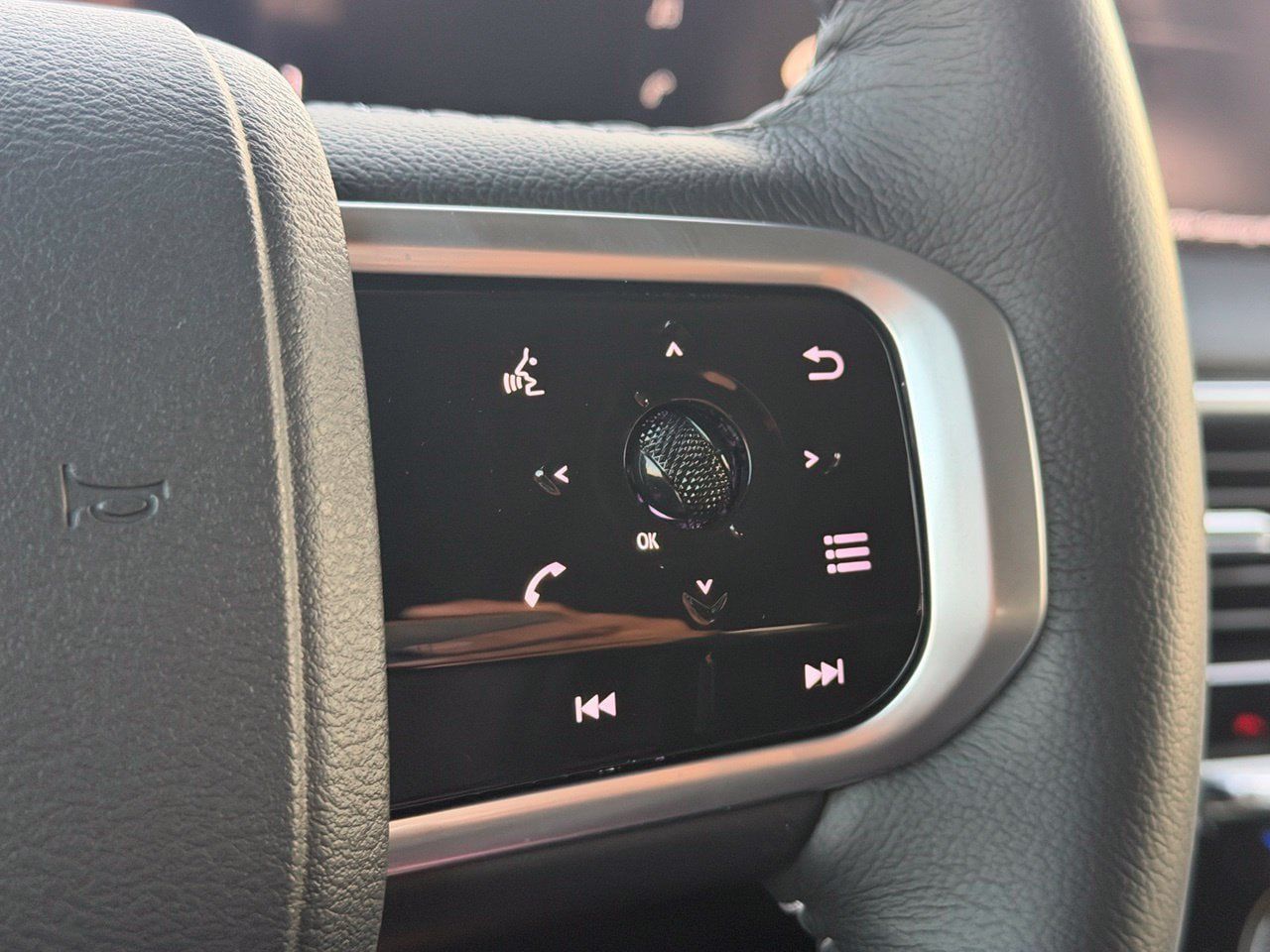Certified 2025 Nissan Armada SV RWD image 15
