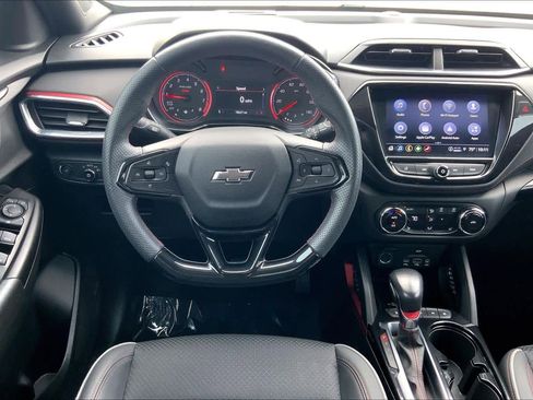 Used 2021 Chevrolet TrailBlazer RS w/ Technology Package image 5