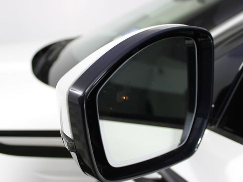 Used 2023 Land Rover Range Rover Evoque S image 39