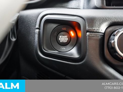 Used 2025 Jeep Wrangler Unlimited Sahara AWD/4WD image 26