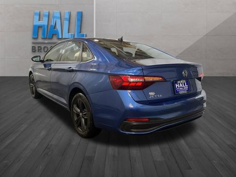 Used 2022 Volkswagen Jetta SE image 4