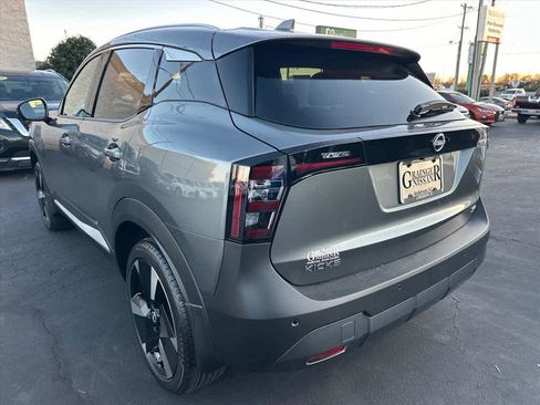 Used 2025 Nissan Kicks SR image 5