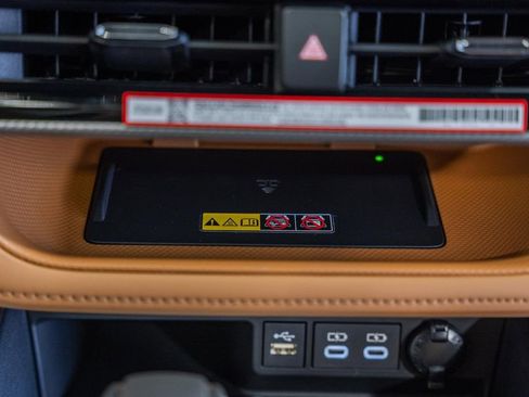 New 2026 Toyota Highlander Platinum image 27