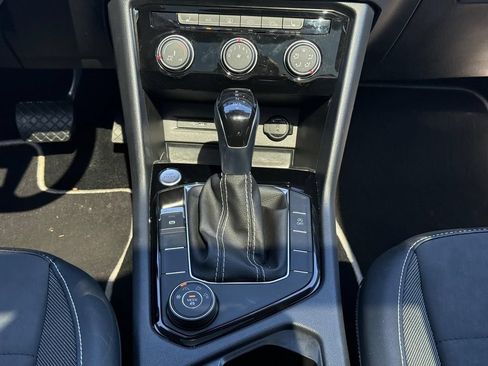 Certified 2023 Volkswagen Taos SE w/ Panoramic Sunroof Package AWD/4WD image 13