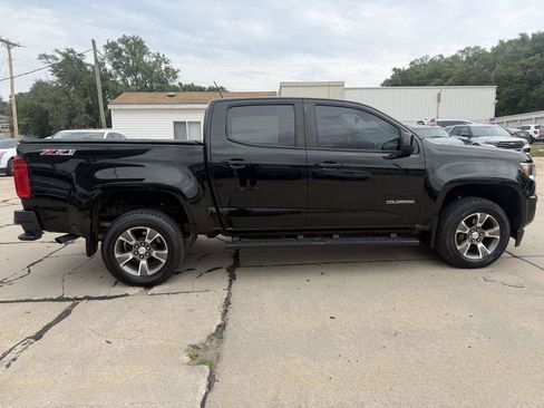 Used 2017 Chevrolet Colorado Z71 AWD/4WD image 7